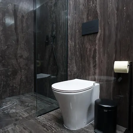 Wealthystays 2br Flat, Gym, 11th Floor, Center Apartment *