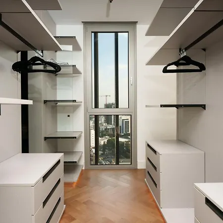 Wealthystays 2br Flat, Gym, 11th Floor, Center * Λευκωσία