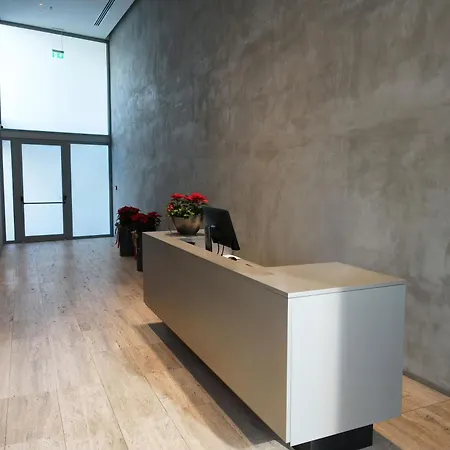 Wealthystays 2br Flat, Gym, 11th Floor, Center Apartment *