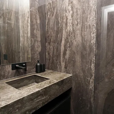 Apartamento Wealthystays 2br Flat, Gym, 11th Floor, Center *